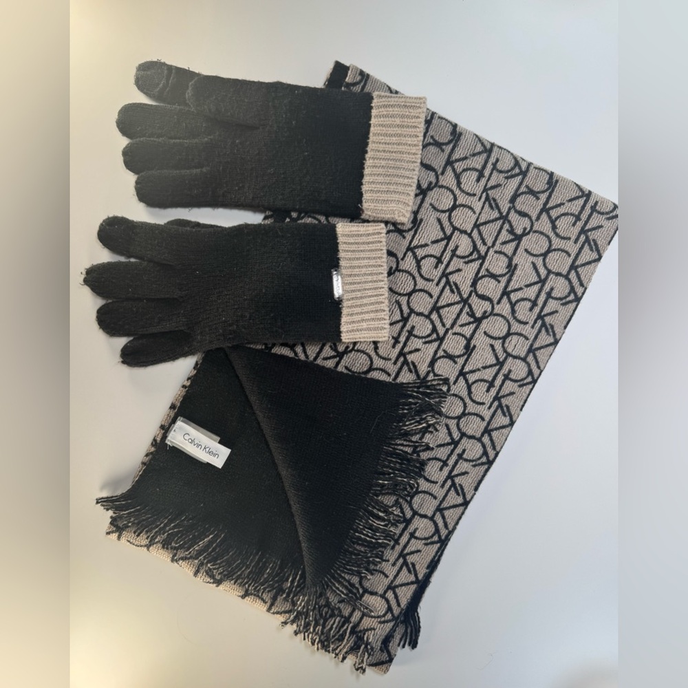 Calvin Klein Muffler Scarf & Touchscreen Gloves with Finger Openings